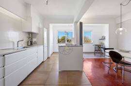 Renovated 2 bedroom apartment located in central area of Portimão