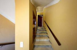 Renovated 2 bedroom apartment located in central area of Portimão