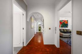 Renovated 2 bedroom apartment located in central area of Portimão