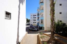 Renovated 2 bedroom apartment located in central area of Portimão