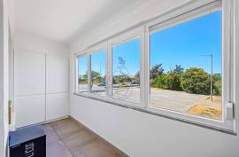 Renovated 2 bedroom apartment located in central area of Portimão