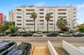 Three-Bedroom Seafront Apartment on Quarteira’s Waterfront – Prime Beachfront Location