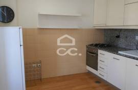 2 bedroom apartment next to the University
