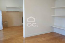 2 bedroom apartment next to the University