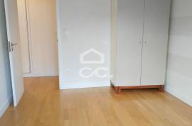 2 bedroom apartment next to the University
