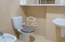 2 bedroom apartment next to the University