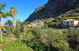 TRADITIONAL MADEIRAN HOUSE | PONTA DELGADA | SAINT VICENTE | MADEIRA ISLAND