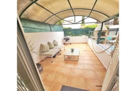 Apartamento T1 em Cascais com Logradouro