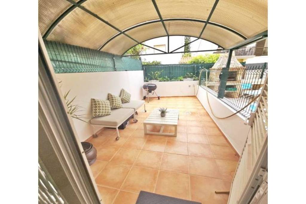 Apartamento T1 em Cascais com Logradouro