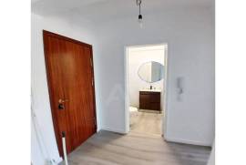 Apartamento T1 em Oeiras com Marquise e Vista Desafogada