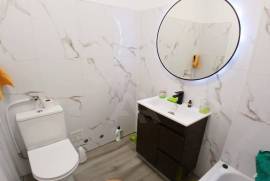 Apartamento T1 em Oeiras com Marquise e Vista Desafogada