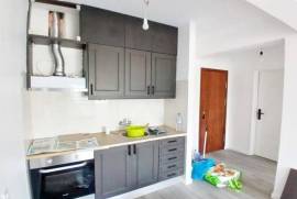 Apartamento T1 em Oeiras com Marquise e Vista Desafogada