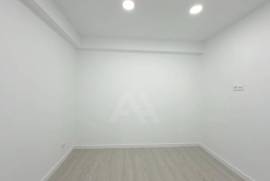 Apartamento T1 Remodelado na Abrunheira com Luz e Água Incluídas