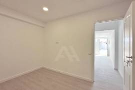Apartamento T1 Remodelado na Abrunheira com Luz e Água Incluídas
