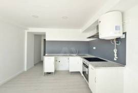 Apartamento T1 Remodelado na Abrunheira com Luz e Água Incluídas
