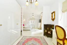 3-Bedroom Villa + 1-Bedroom Annex with Swimming Pool for Rent in Algueirão
Charming detached villa, fully furnished and equipped, ideal for those who value comfort, privacy, and a peaceful location