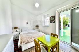 3-Bedroom Villa + 1-Bedroom Annex with Swimming Pool for Rent in Algueirão
Charming detached villa, fully furnished and equipped, ideal for those who value comfort, privacy, and a peaceful location
