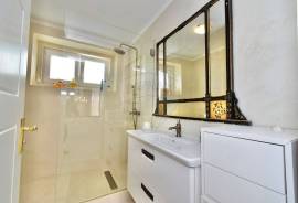 3-Bedroom Villa + 1-Bedroom Annex with Swimming Pool for Rent in Algueirão
Charming detached villa, fully furnished and equipped, ideal for those who value comfort, privacy, and a peaceful location