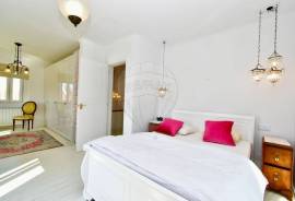 3-Bedroom Villa + 1-Bedroom Annex with Swimming Pool for Rent in Algueirão
Charming detached villa, fully furnished and equipped, ideal for those who value comfort, privacy, and a peaceful location
