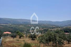 Land with 20,000 m2 next to the N17 National