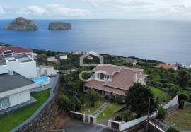 House 4 Bedrooms - Serretinha