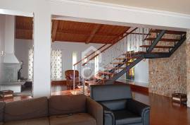 House 4 Bedrooms - Serretinha