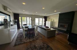 Elegant Sea View Villa with Pool in a Gated Community – Parede