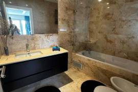 Elegant Sea View Villa with Pool in a Gated Community – Parede