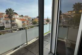 Elegant Sea View Villa with Pool in a Gated Community – Parede
