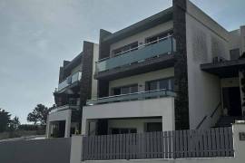 Elegant Sea View Villa with Pool in a Gated Community – Parede