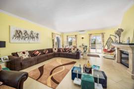 Elegant South-Facing 4-Bedroom Villa with Stunning Sea Views