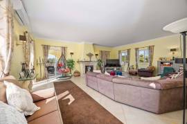 Elegant South-Facing 4-Bedroom Villa with Stunning Sea Views