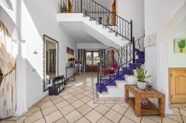 Elegant South-Facing 4-Bedroom Villa with Stunning Sea Views