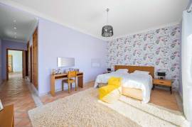 Elegant South-Facing 4-Bedroom Villa with Stunning Sea Views