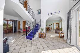 Elegant South-Facing 4-Bedroom Villa with Stunning Sea Views