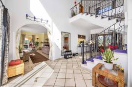 Elegant South-Facing 4-Bedroom Villa with Stunning Sea Views