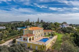 Elegant South-Facing 4-Bedroom Villa with Stunning Sea Views