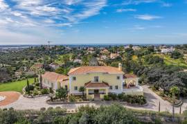 Elegant South-Facing 4-Bedroom Villa with Stunning Sea Views