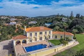 Elegant South-Facing 4-Bedroom Villa with Stunning Sea Views