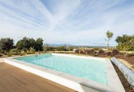 Semi-detached villa T1 + 2 with pool Ferragudo