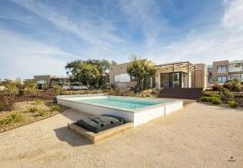 Semi-detached villa T1 + 2 with pool Ferragudo