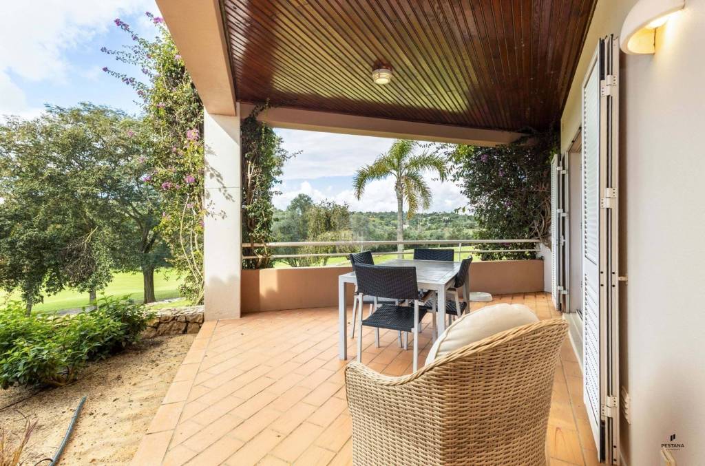 2-bedroom apartment with golf views