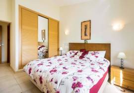 2-bed apartment overlooking the golf course of Vale da Pinta