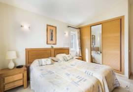 2-bed apartment overlooking the golf course of Vale da Pinta