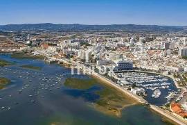 EXCLUSIVE OPPORTUNITY - Building in downtown Faro with approved project
