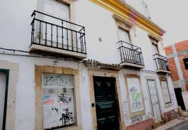 EXCLUSIVE OPPORTUNITY - Building in downtown Faro with approved project