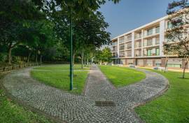 3 bedroom apartment in excellent condition at Oeiras Golf & Residence.