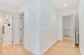 3 bedroom apartment in excellent condition at Oeiras Golf & Residence.