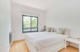 3 bedroom apartment in excellent condition at Oeiras Golf & Residence.