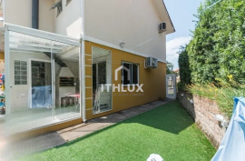 Excellent House in Condominium, Semi-furnished, 178m², For Sale, 3 Bedrooms, 1 Suite, 2 Parking Spaces, Mário Quintana, POA/RS